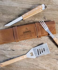 BBQ Tool Set in Buffalo Leather Cover with Name and/or Text - Personalized Leather Cover with Barbecue Tools, Engraved Cover with BBQ Set for Men and Women (Brown, Cognac)
